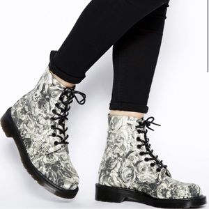 Dr. Martens Beckett Black & Grey Skull & Roses Boots, Size 7